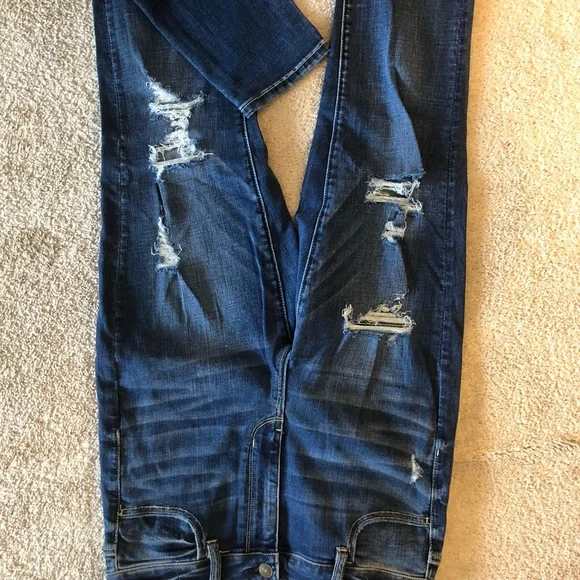 Size 10 American Eagle Jeans - Picture 2 of 3